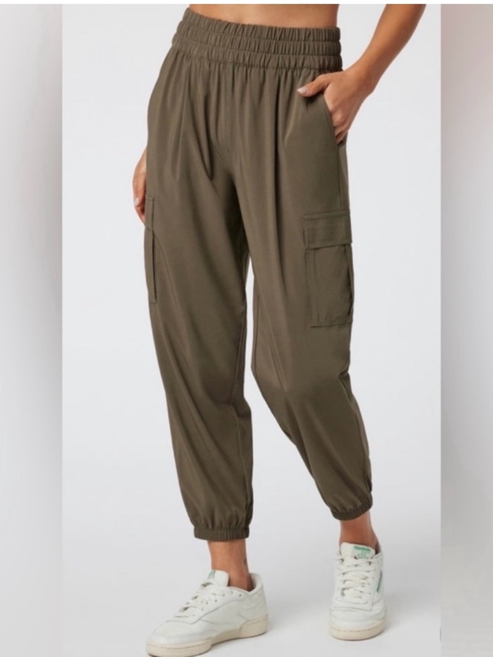 Vuori Villa Cargo Jogger Pants Green Large L Lightweight Athleisure Travel